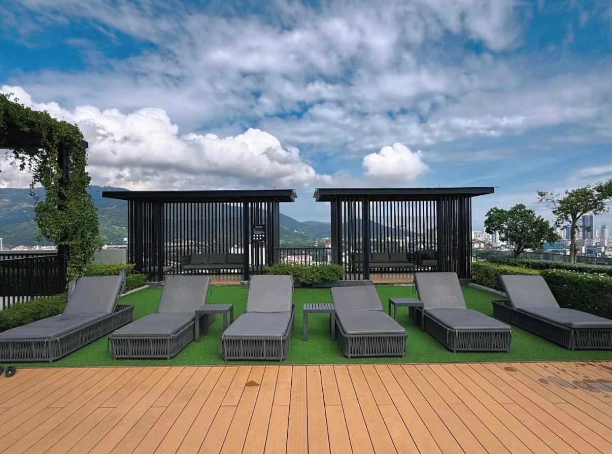 Beacon Executive Suite - City View - By Iz George Town Exterior foto