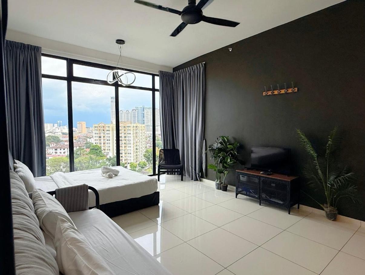 Beacon Executive Suite - City View - By Iz George Town Exterior foto